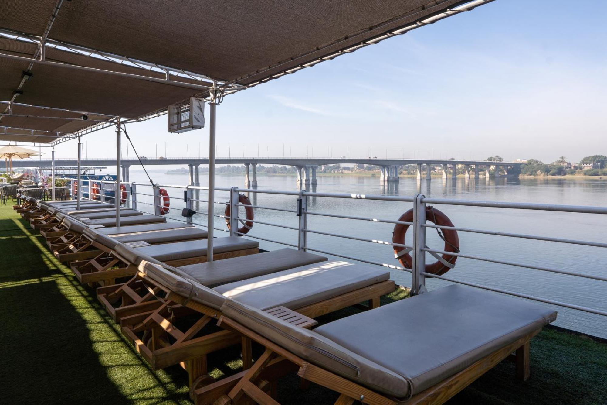 Magic I Nile Cruise Deluxe Boat The Scheduled Departure Is On Saturday For A 7-Day Nile Cruise Otel Luksor Dış mekan fotoğraf